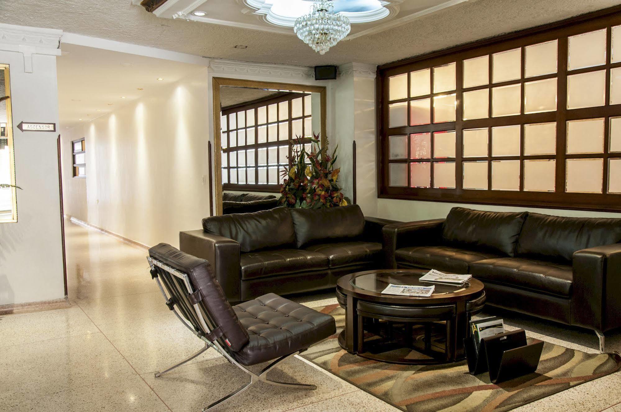 Hotel Leon Dorado Букараманґа Екстер'єр фото