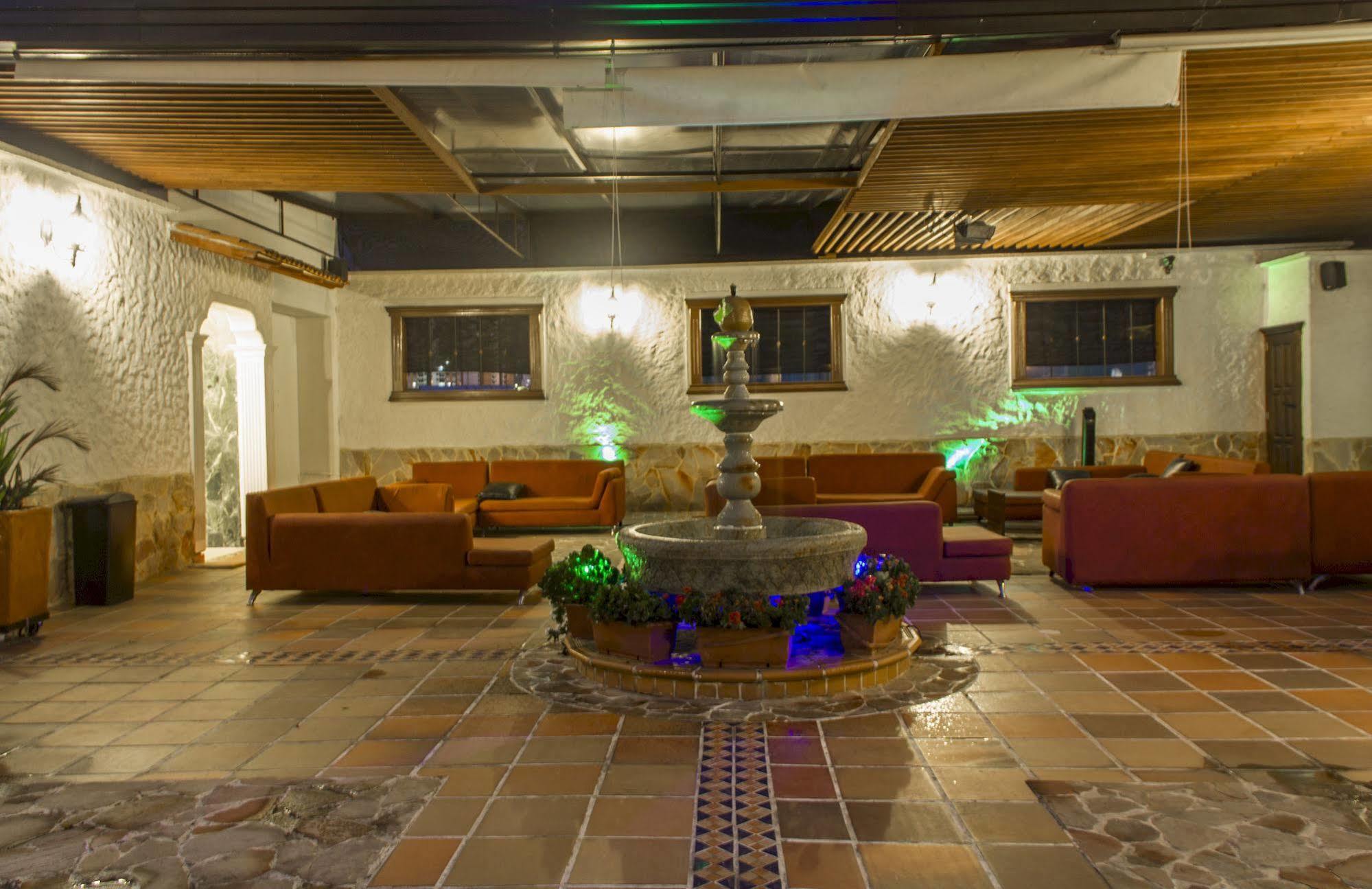 Hotel Leon Dorado Букараманґа Екстер'єр фото